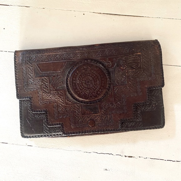 VINTAGE HAND-TOOLED LEATHER oversized wallet/clutch - Picture 3 of 7